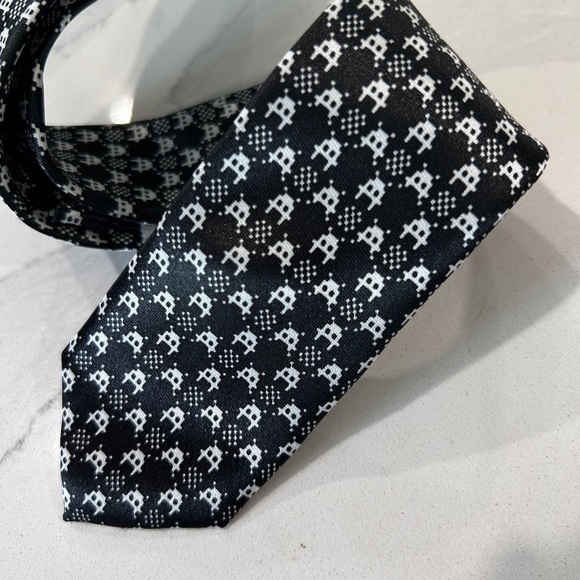 NWOT Black Tie Geek Space Invaders Tie - Picture 3 of 6